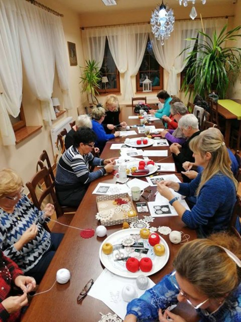 Rozpoczęły się WARSZTATY Z SZYDEŁKOWANIA (OZDOBY CHIONKOWE)