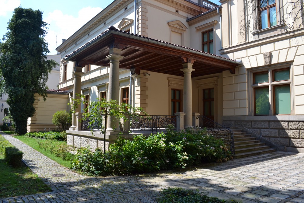 Małopolski Szlak Ogrodów -  Zabytkowy Ogród i Lapidarium - Muzeum im. Emeryka Hutten-Czapskiego w Krakowie
