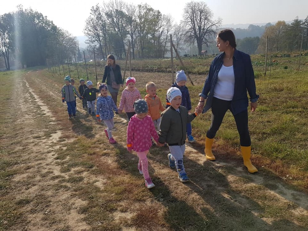 Wizyta przedszkolaków z przedszkola w Janowicach w Centrum Produktu Lokalnego