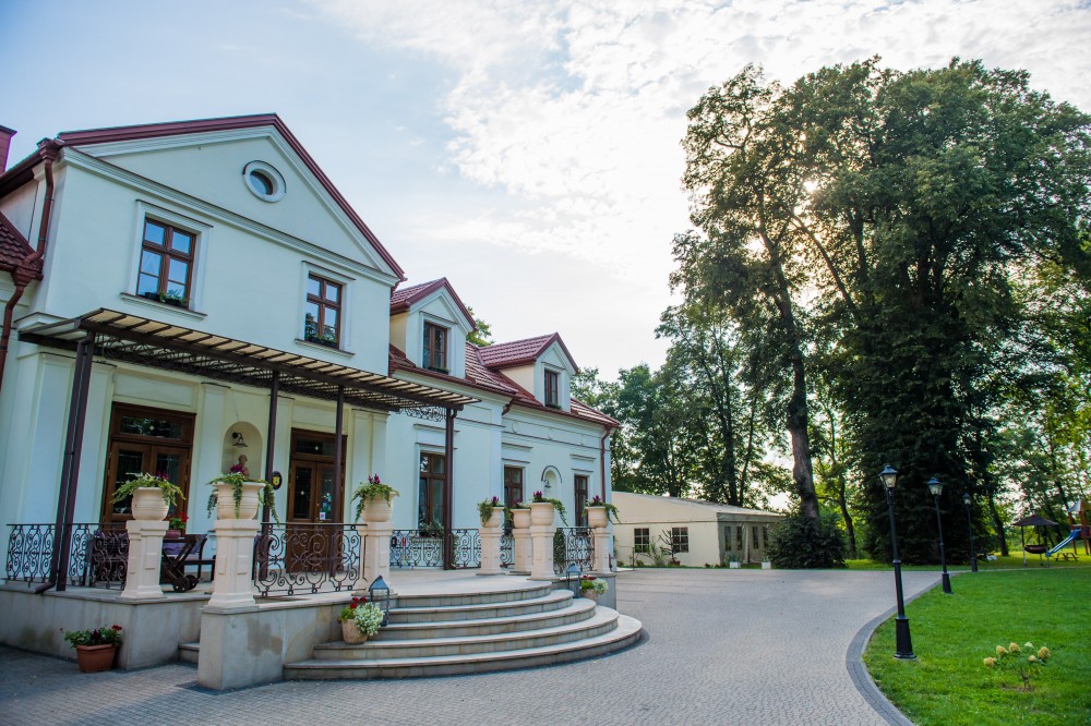 Małopolski Szlak Ogrodów -  Zespół dworsko-parkowy w Zgłobicach