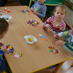 Warsztaty rękodzielnicze dla szkół i przedszkoli - Warsztaty z bibułkarstwa (robienie kwiatków i innych ozdób z bibuły)
