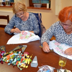 Warsztaty z szycia i zdobienia haftem serwety
