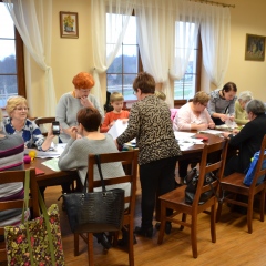 Rozpoczęły się WARSZTATY Z SZYCIA I ZDOBIENIA HAFTEM SERWETY