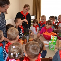 Wizyta przedszkolaków z Tarnowa w Centrum Produktu Lokalnego w Rzuchowej